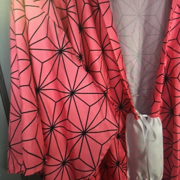 Pink Geometric Patterned Kimono - Picture 4 of 4